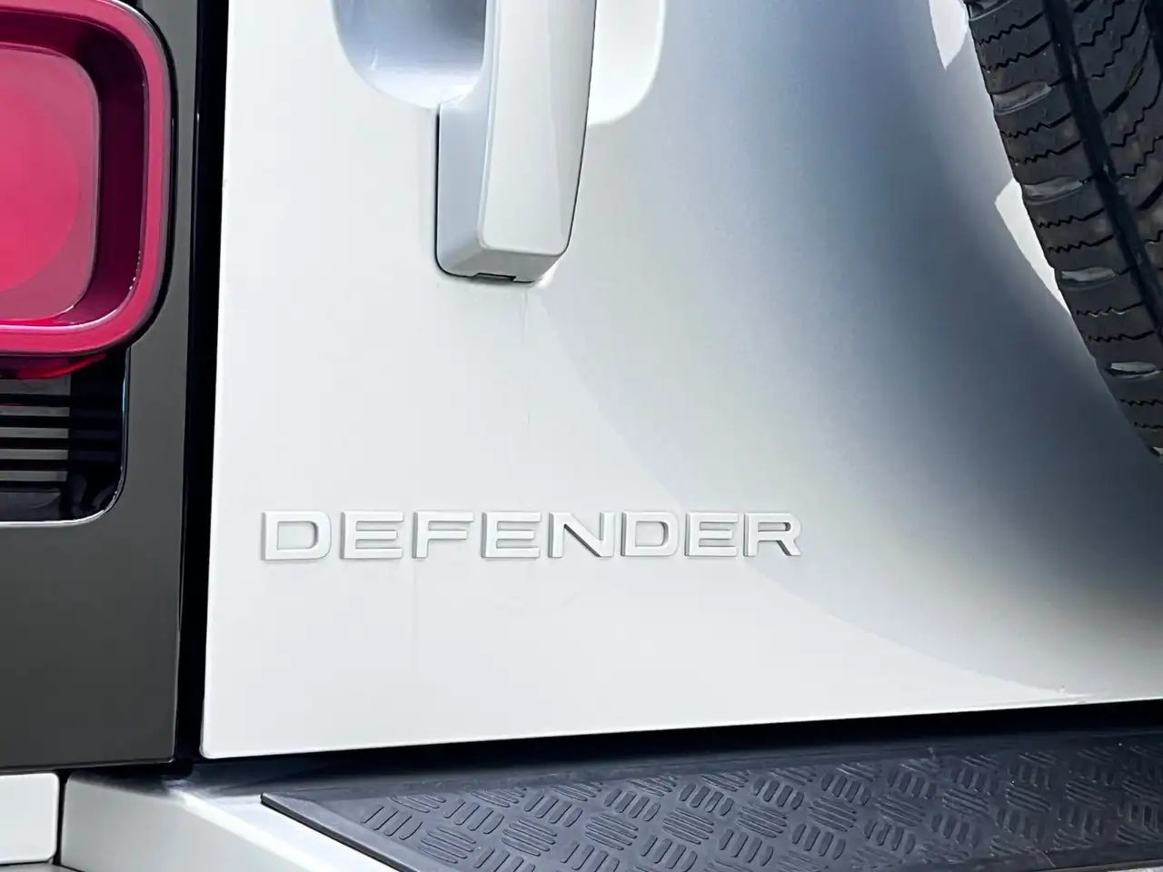 Land Rover Defender photo Land Rover Defender