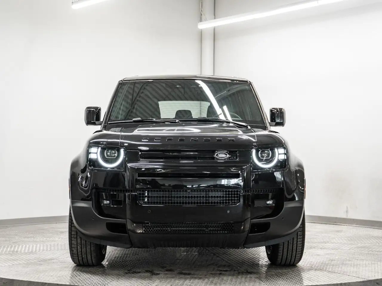Land Rover Defender photo Land Rover Defender