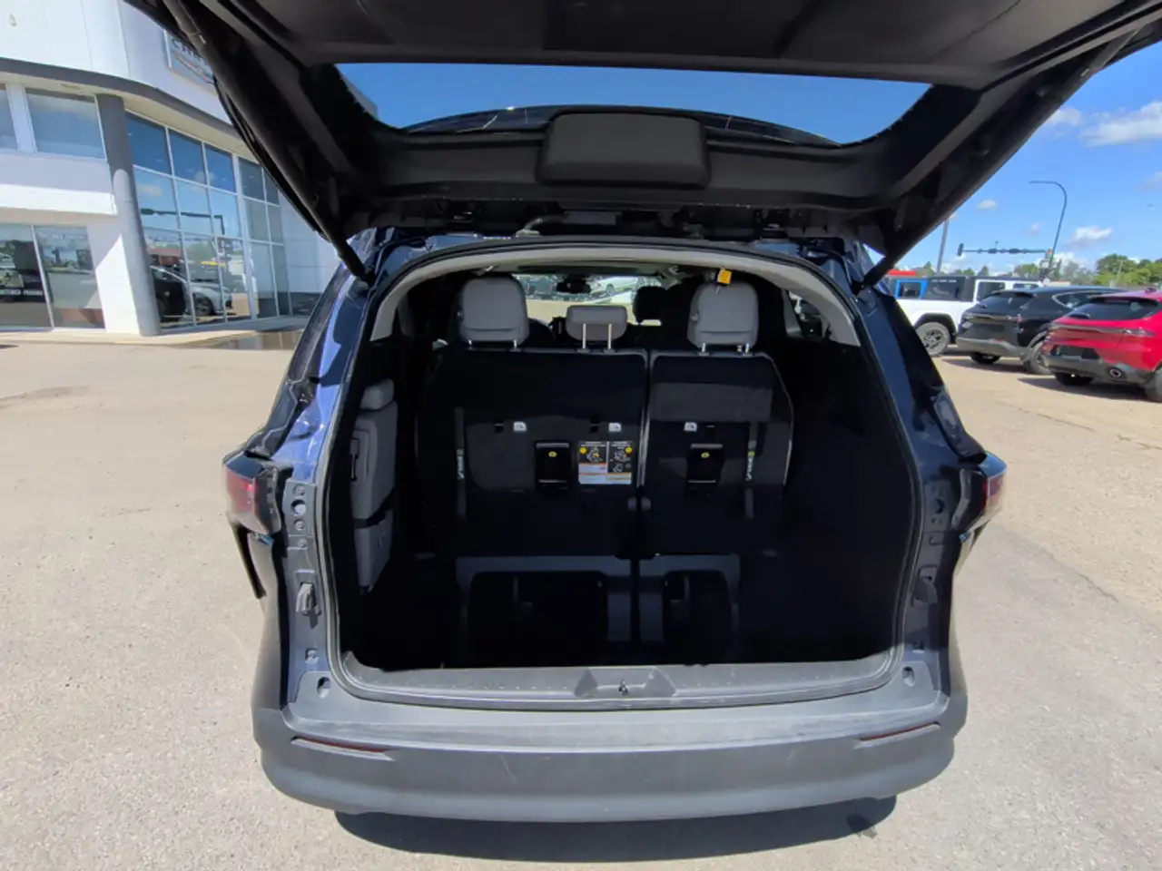 Toyota Sienna снимка Toyota Sienna