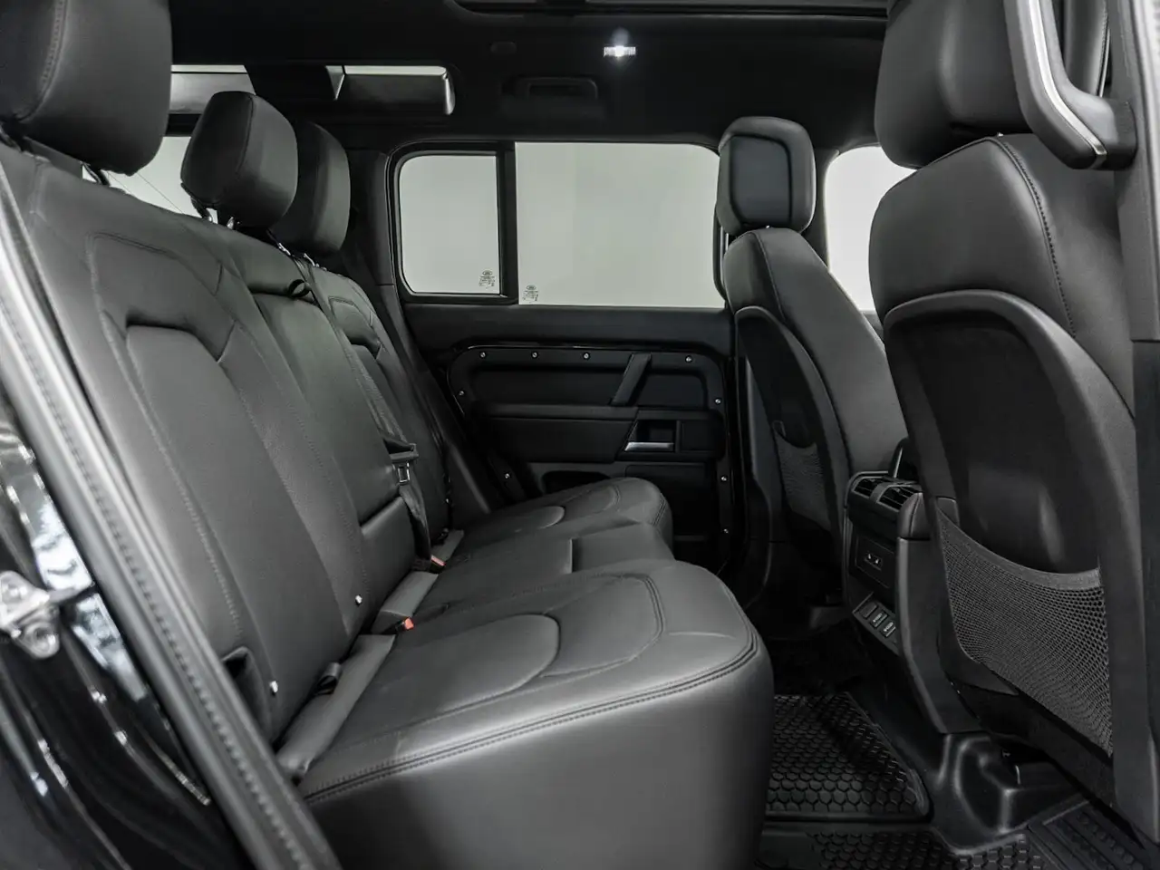 Land Rover Defender photo Land Rover Defender