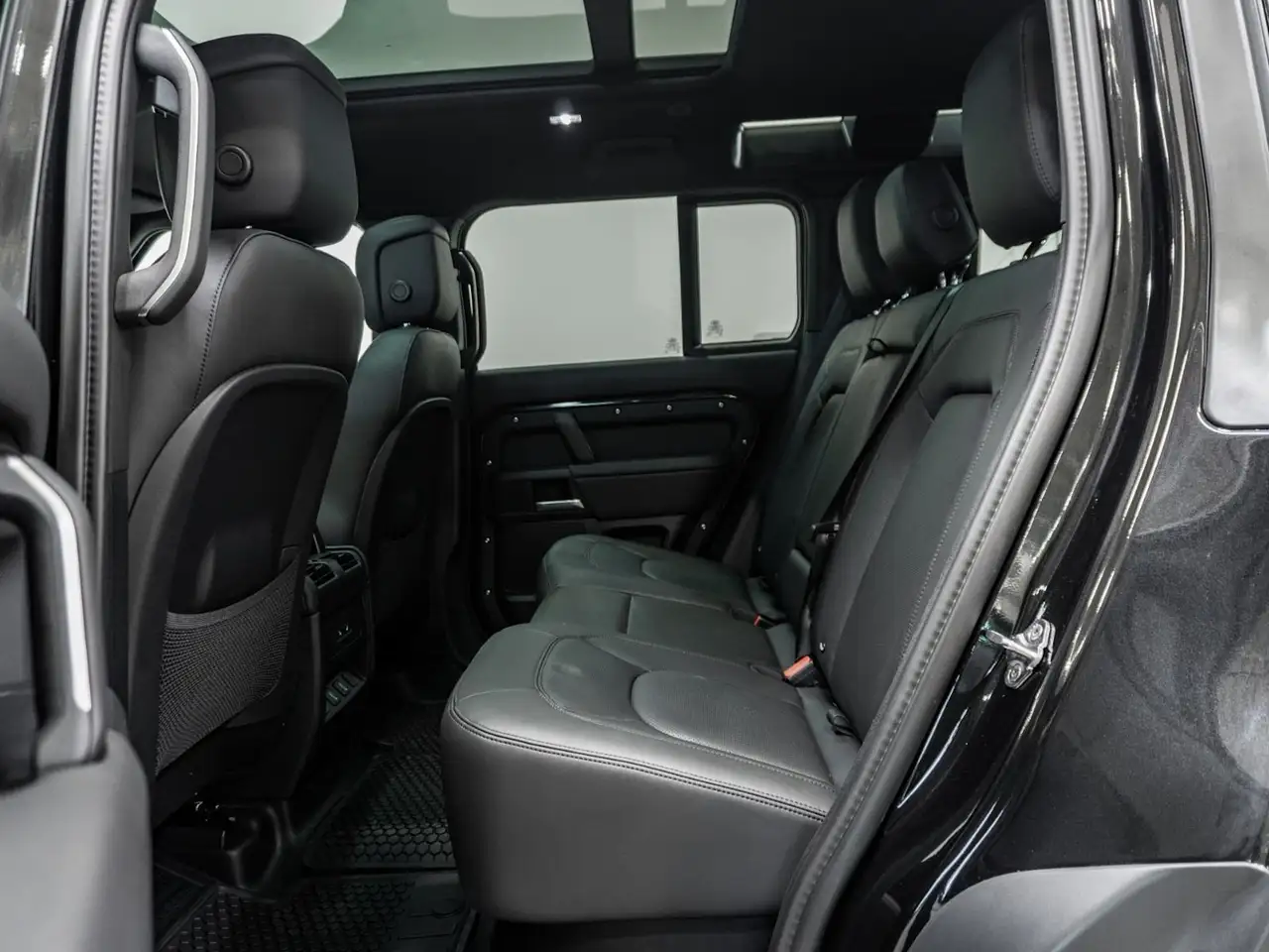 Land Rover Defender photo Land Rover Defender