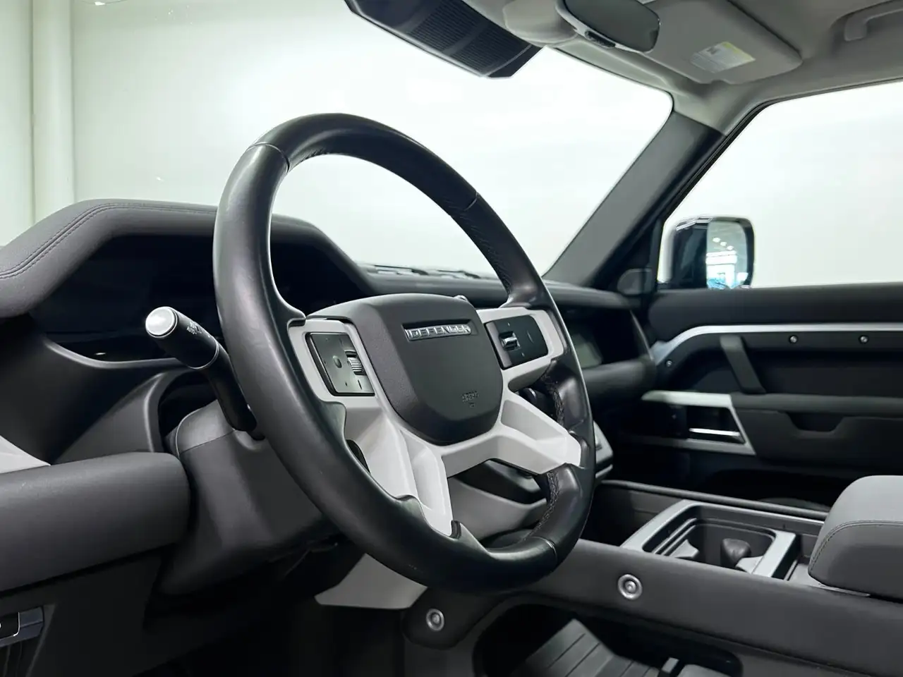 Land Rover Defender photo Land Rover Defender