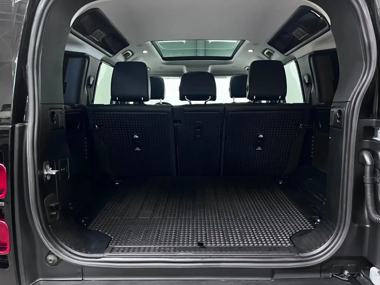 Land Rover Defender photo Land Rover Defender