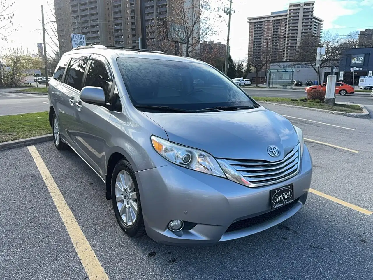 Toyota Sienna photo Toyota Sienna