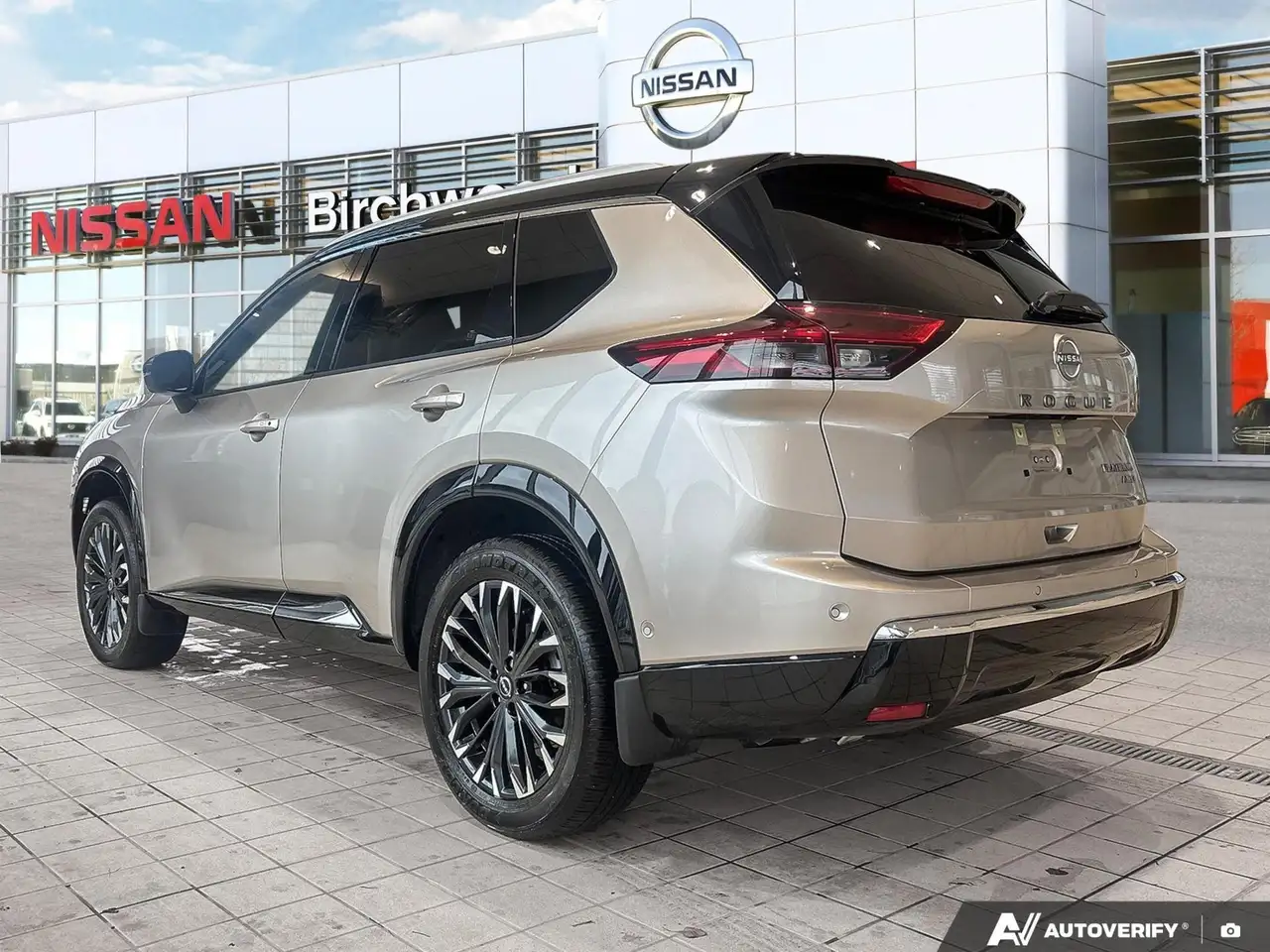 Nissan Rogue снимка Nissan Rogue