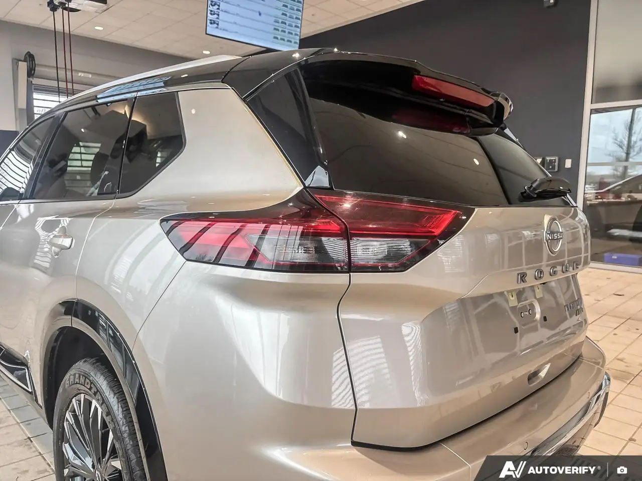 Nissan Rogue снимка Nissan Rogue