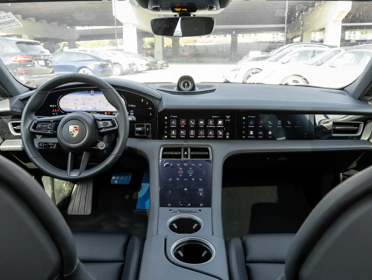 Porsche Taycan снимка Porsche Taycan