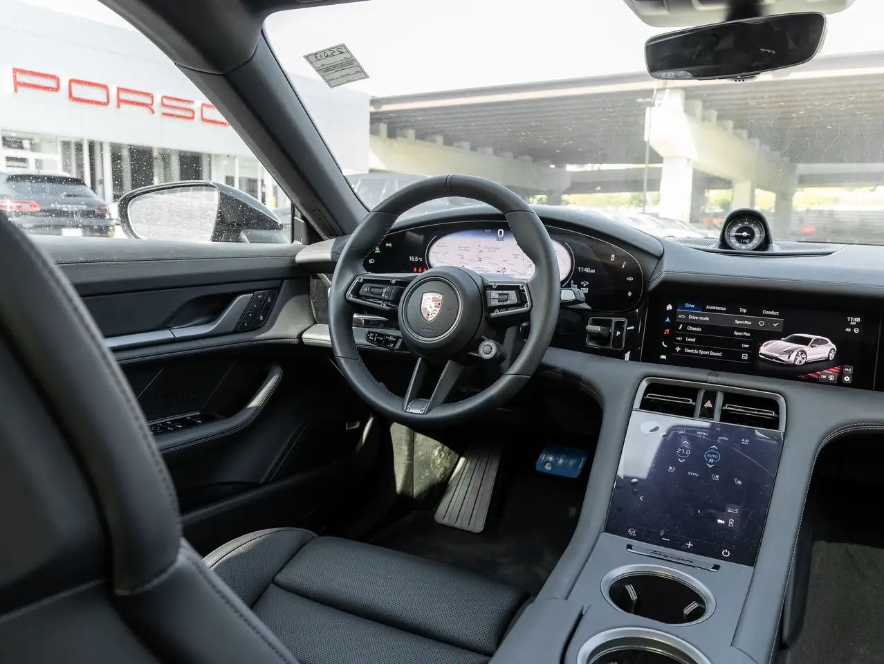 Porsche Taycan снимка Porsche Taycan