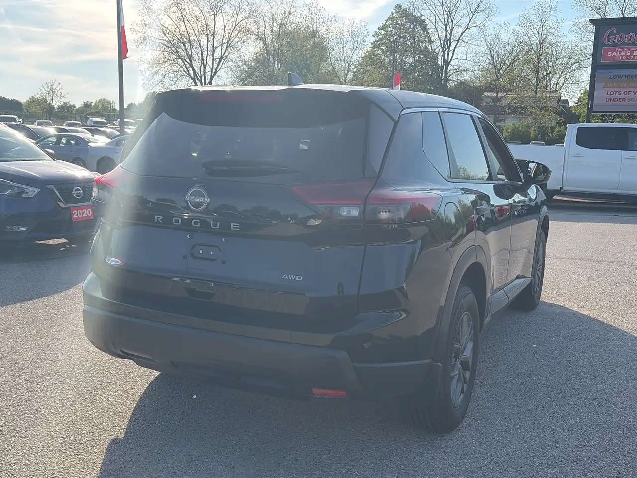 Nissan Rogue снимка Nissan Rogue