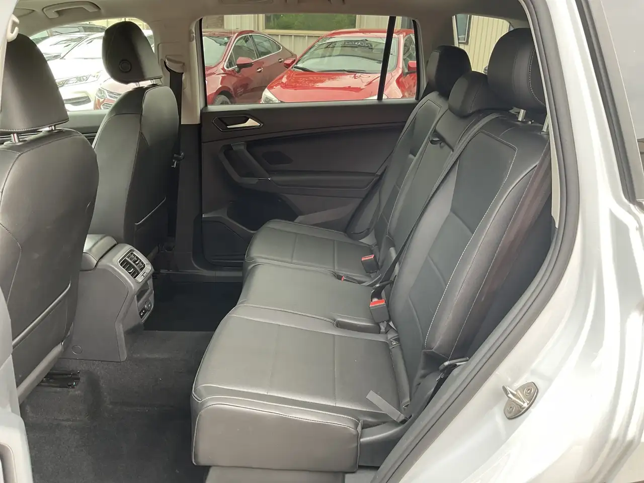 Volkswagen Tiguan photo Volkswagen Tiguan