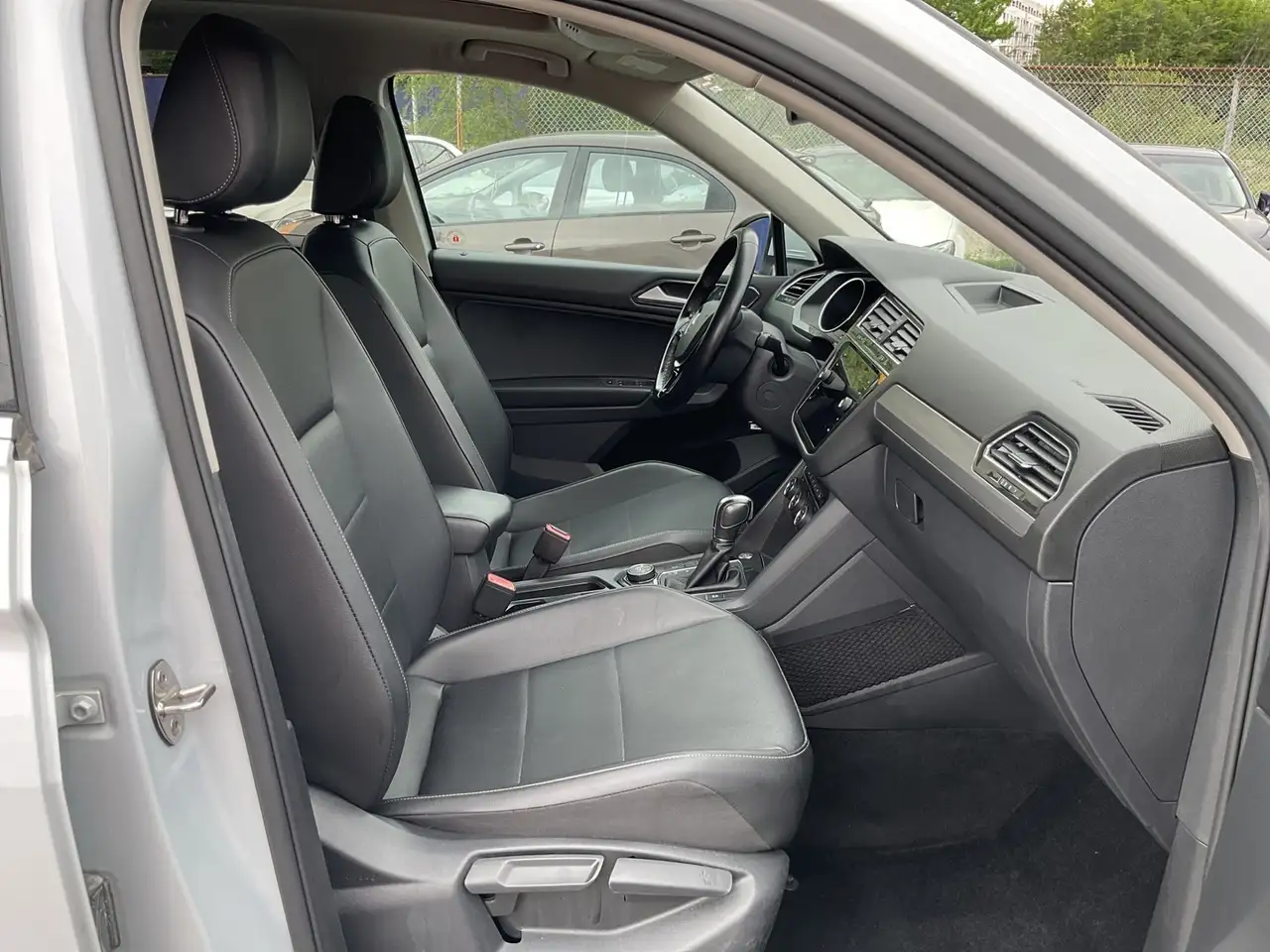 Volkswagen Tiguan photo Volkswagen Tiguan