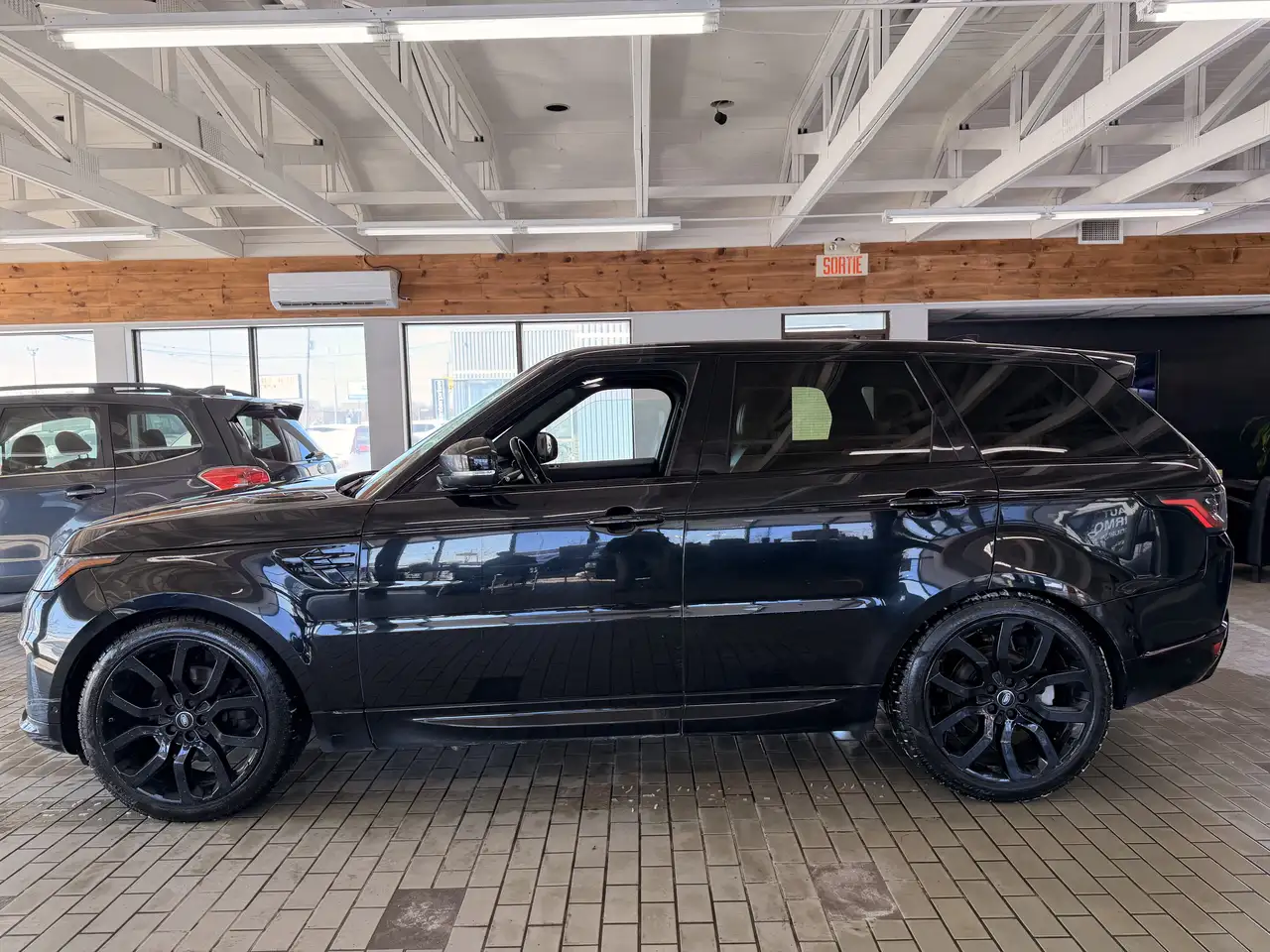 Land Rover Range Rover Sport снимка Land Rover Range Rover Sport