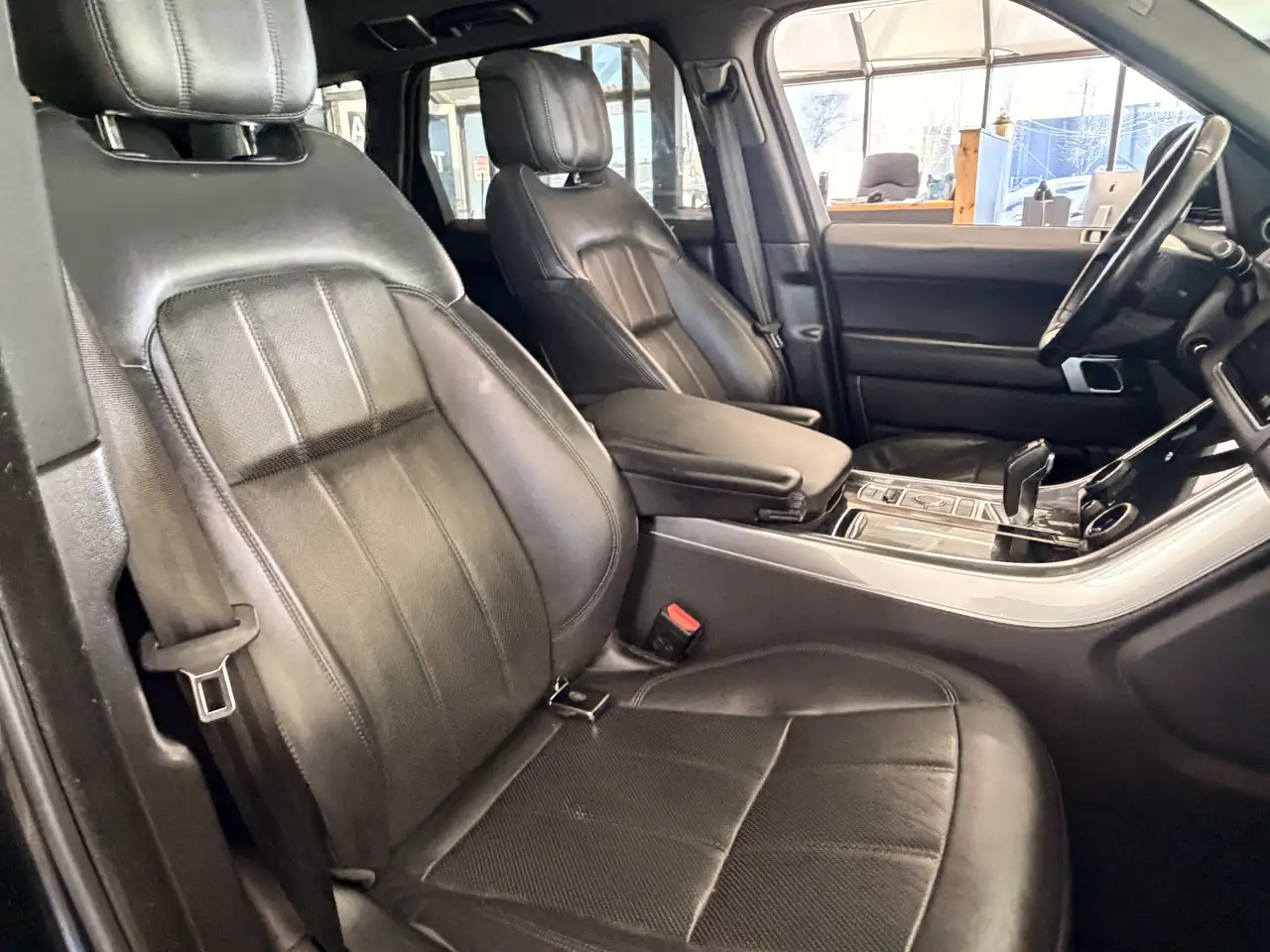 Land Rover Range Rover Sport снимка Land Rover Range Rover Sport