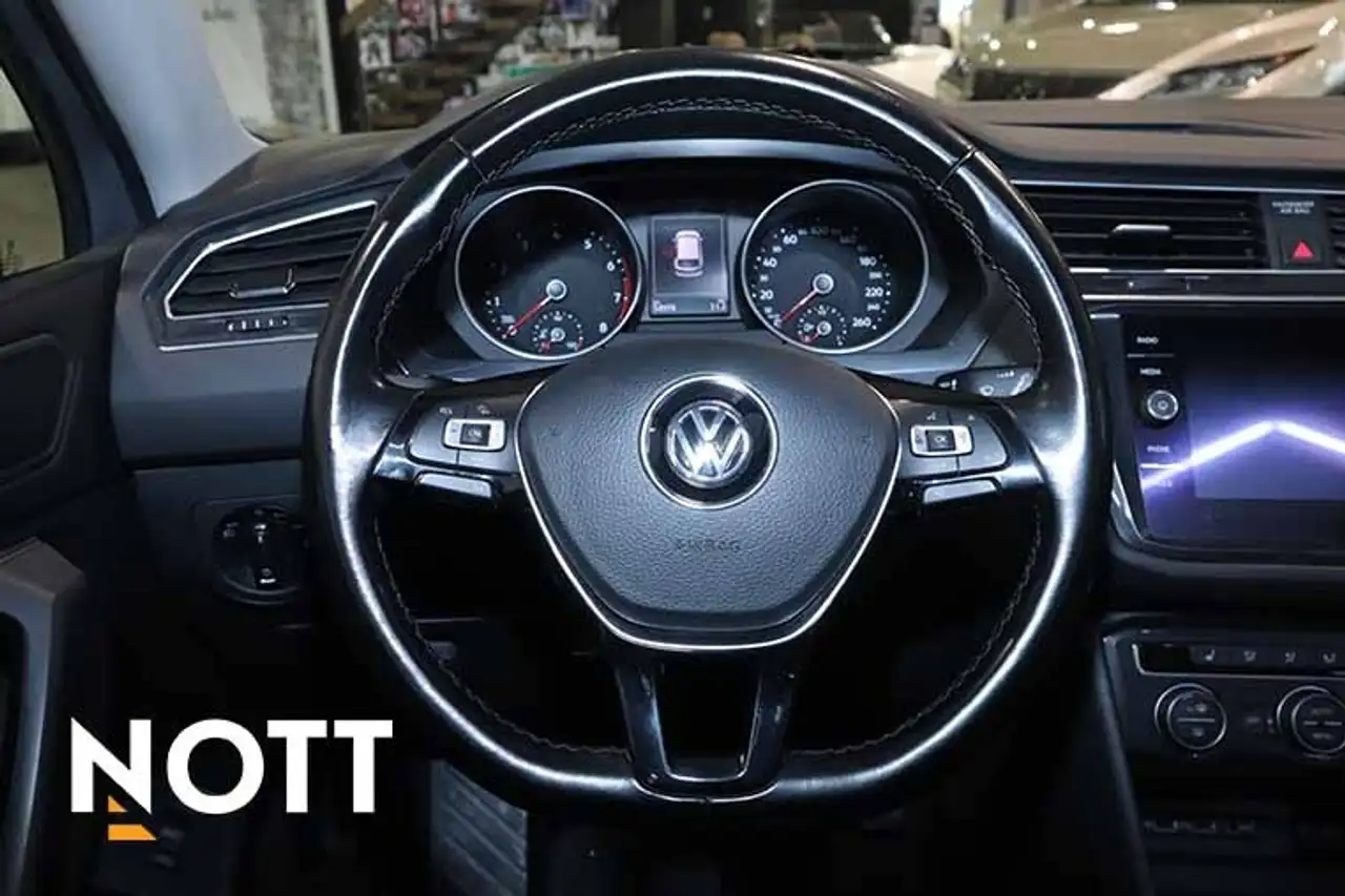 Volkswagen Tiguan photo Volkswagen Tiguan