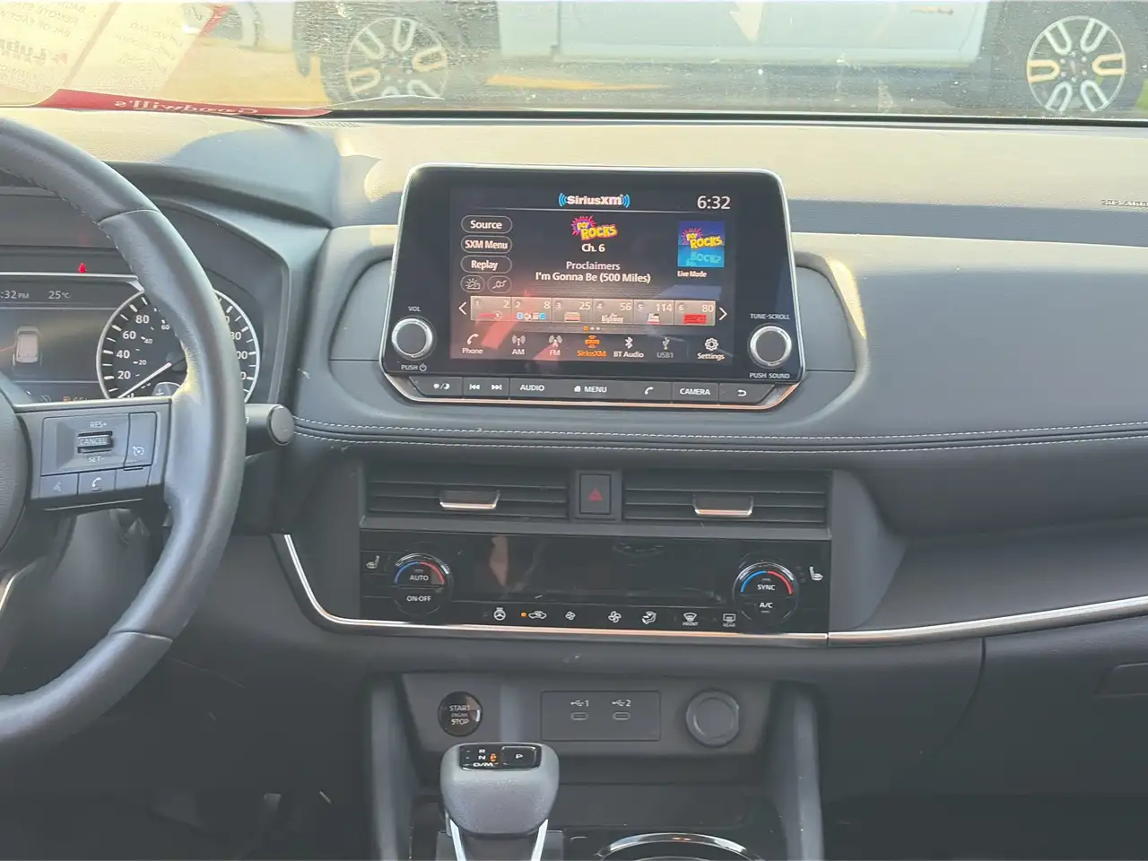 Nissan Rogue снимка Nissan Rogue