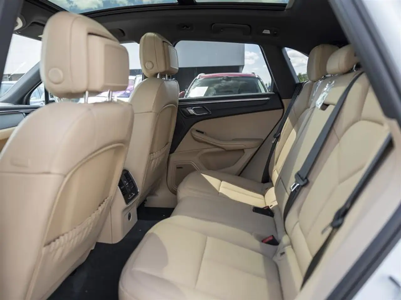Porsche Macan снимка Porsche Macan