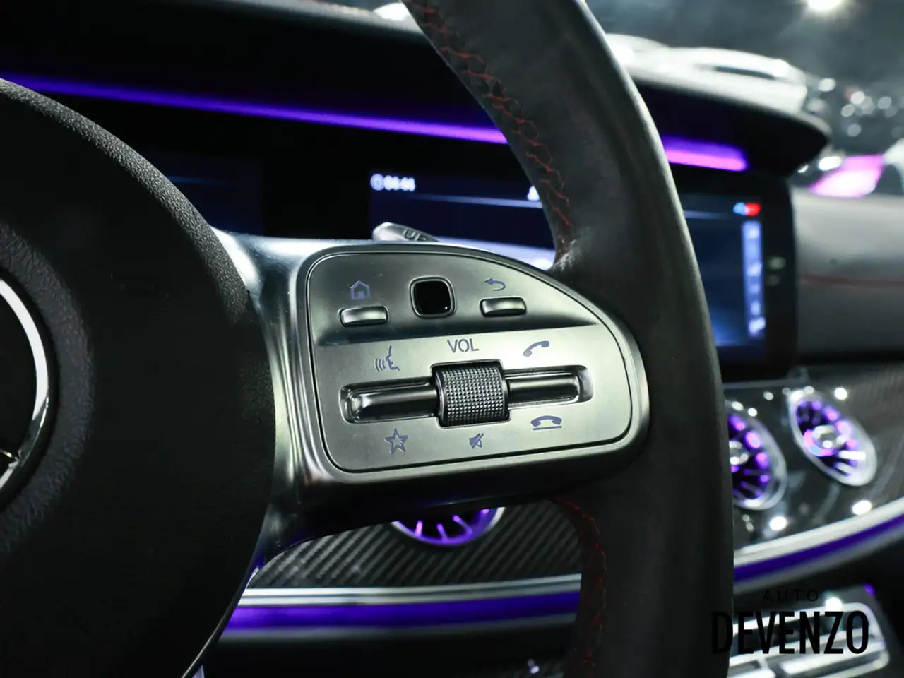 Mercedes-Benz CLS снимка Mercedes-Benz CLS