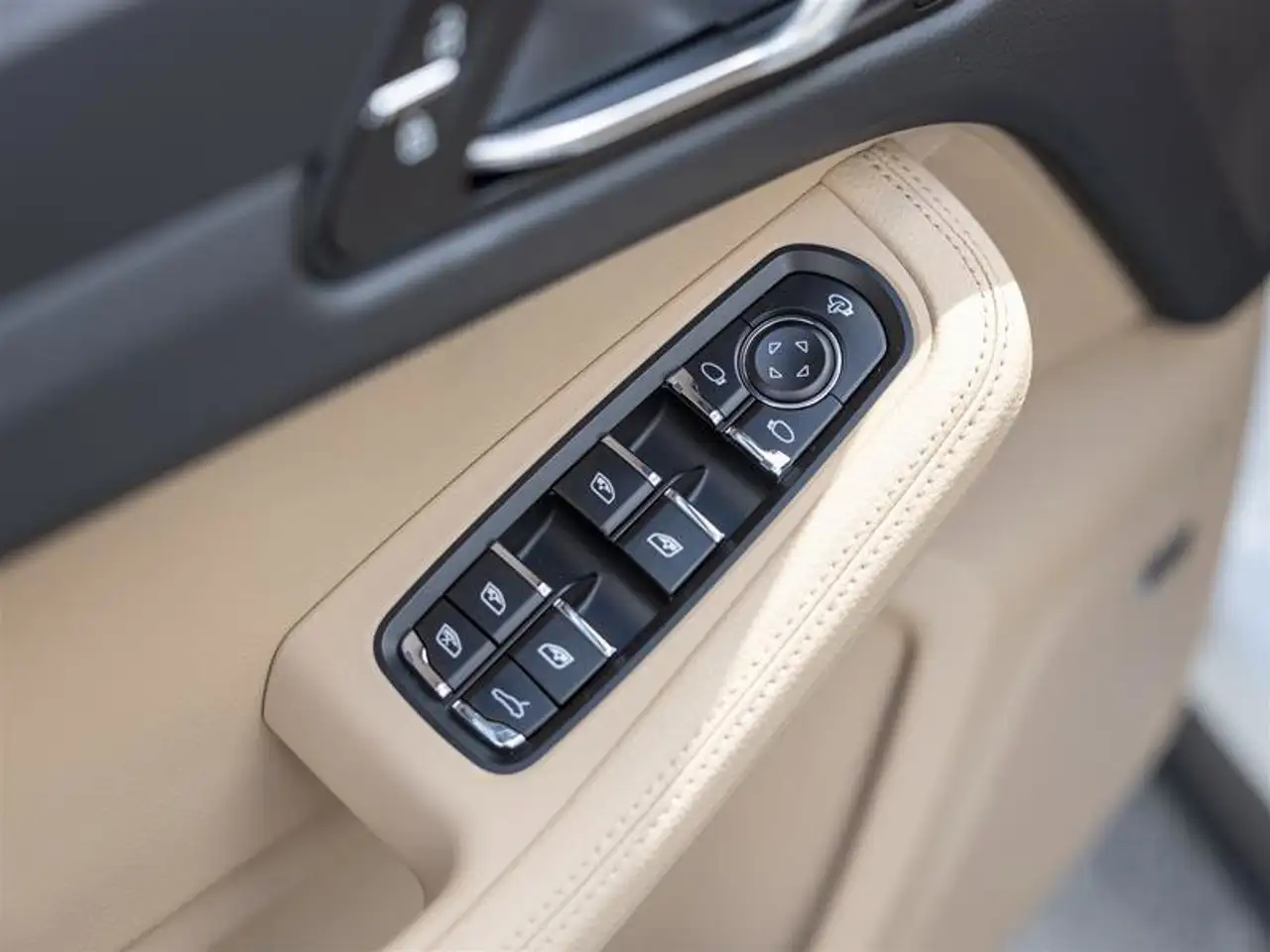 Porsche Macan снимка Porsche Macan