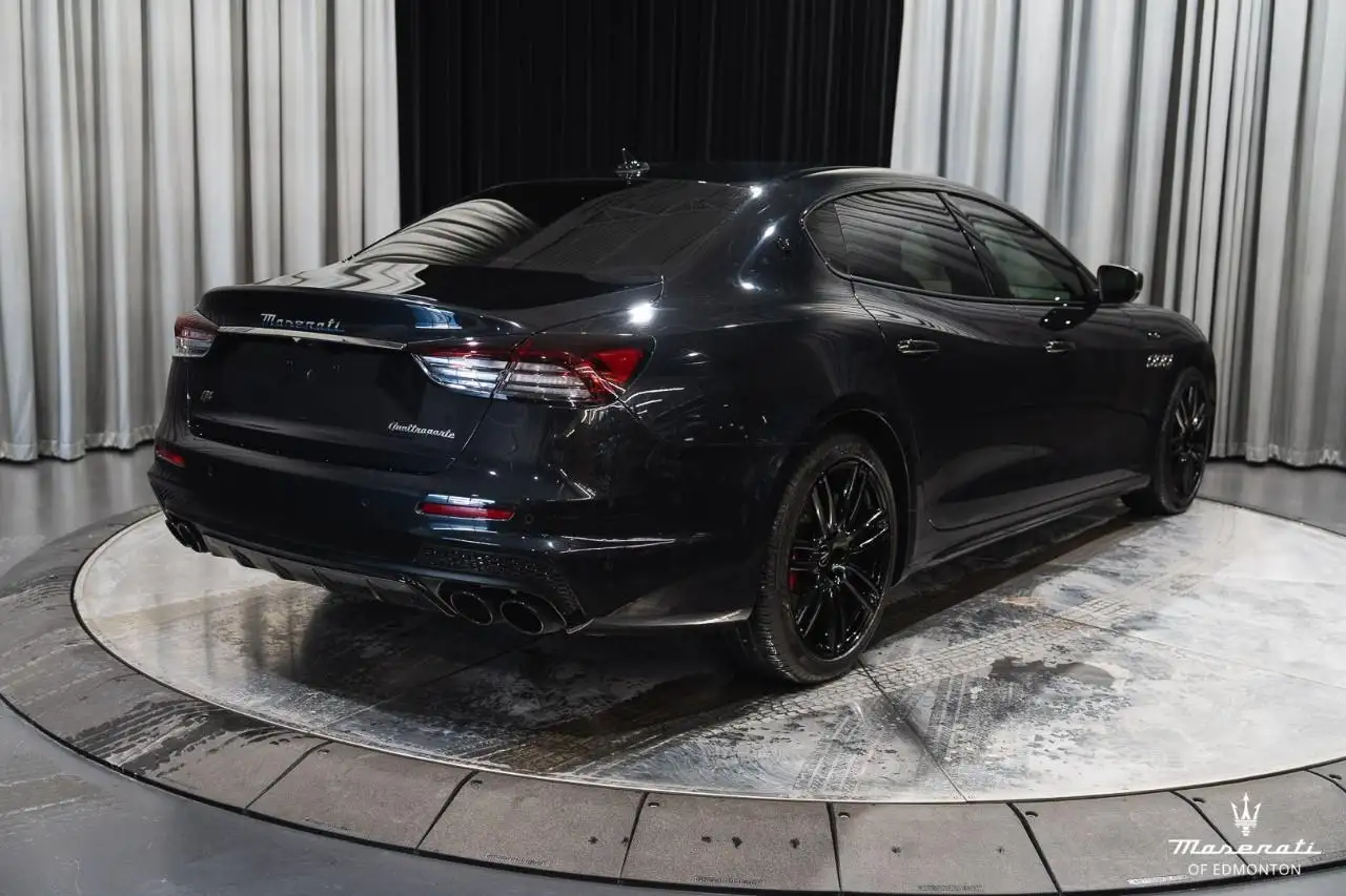 Maserati Quattroporte photo Maserati Quattroporte