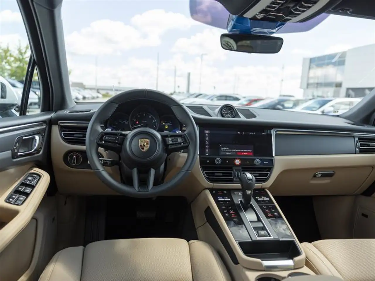 Porsche Macan снимка Porsche Macan
