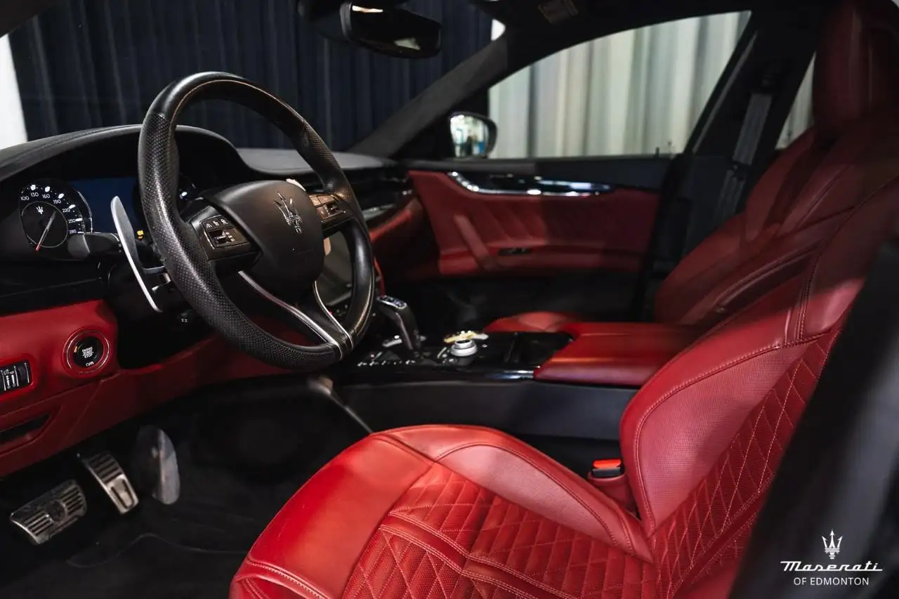 Maserati Quattroporte photo Maserati Quattroporte