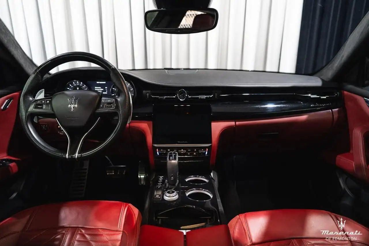 Maserati Quattroporte photo Maserati Quattroporte