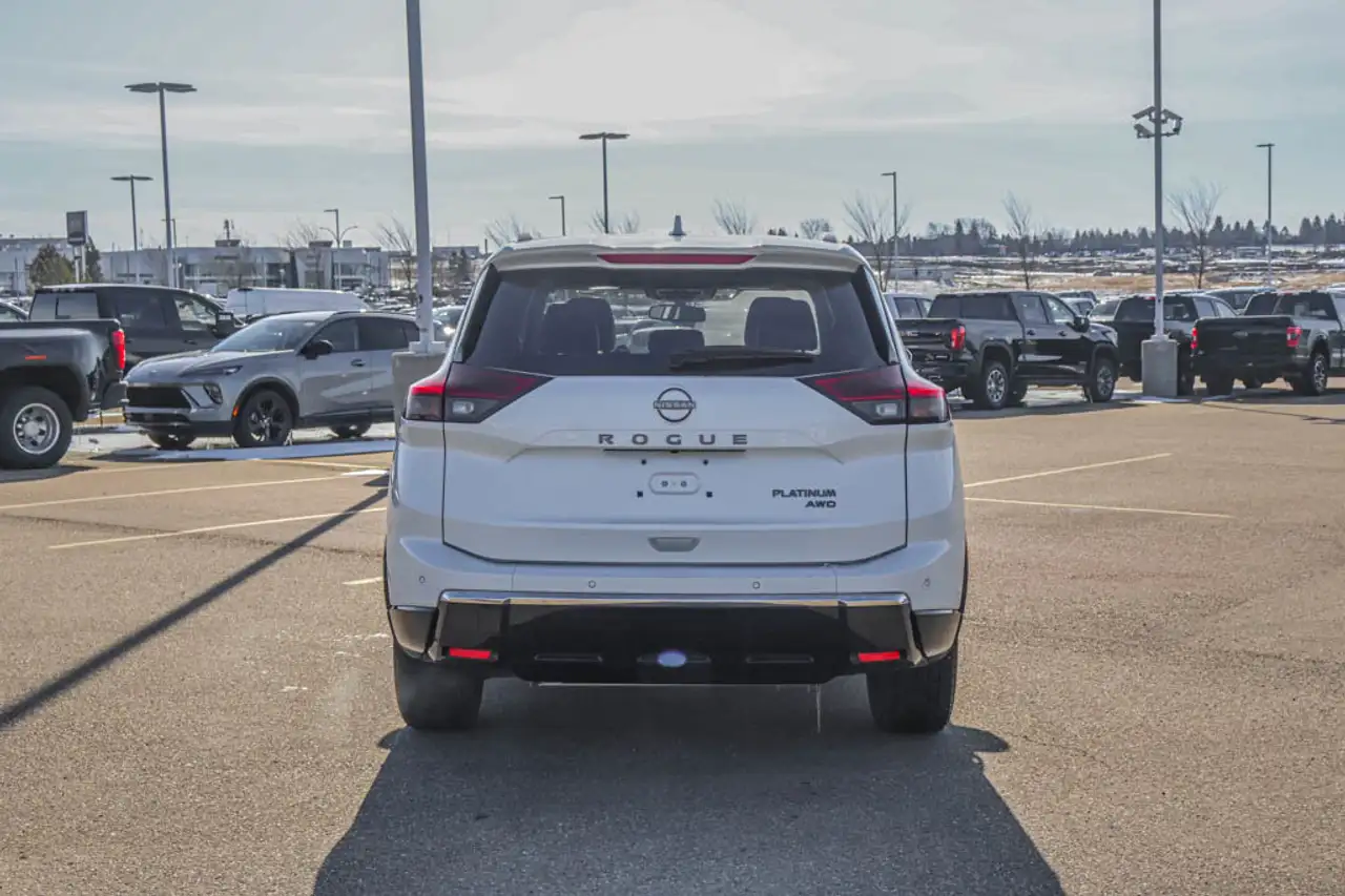 Nissan Rogue снимка Nissan Rogue