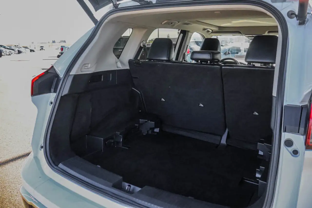 Nissan Rogue снимка Nissan Rogue