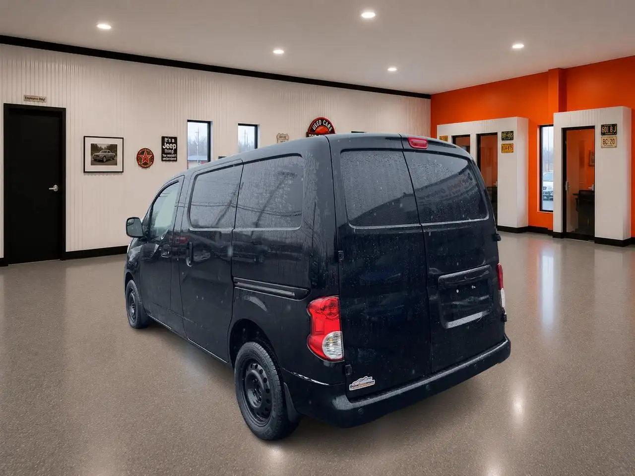 Nissan NV200 снимка Nissan NV200