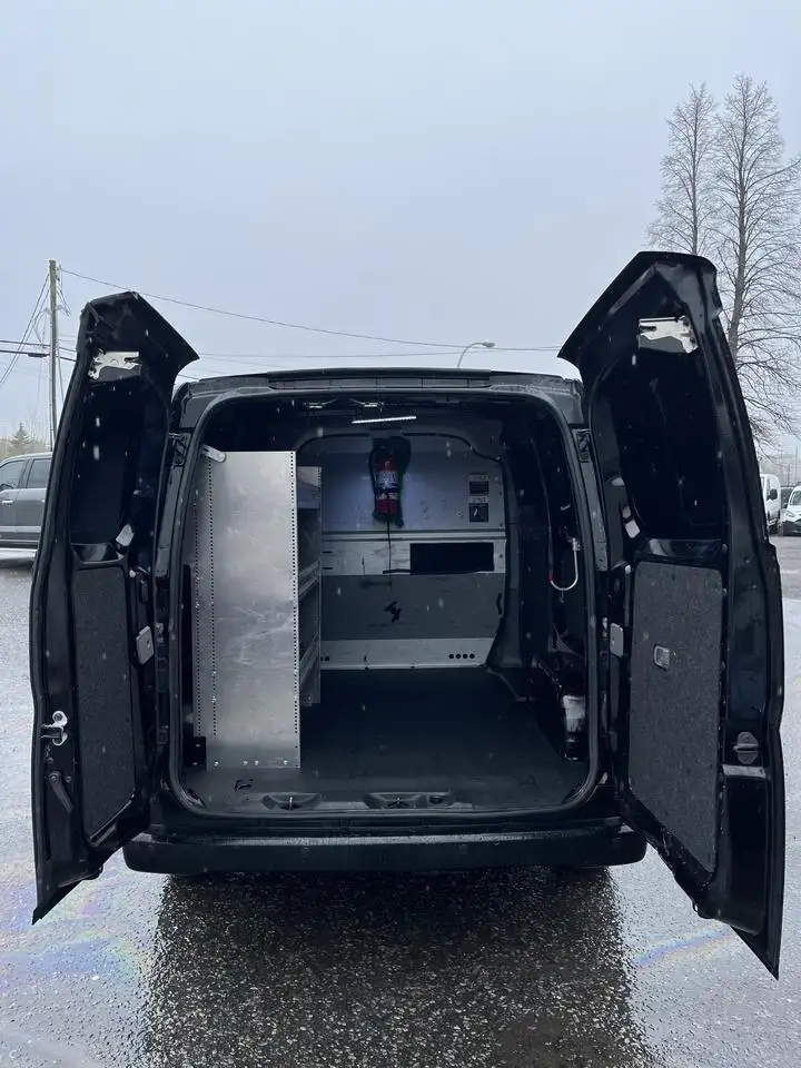 Nissan NV200 снимка Nissan NV200