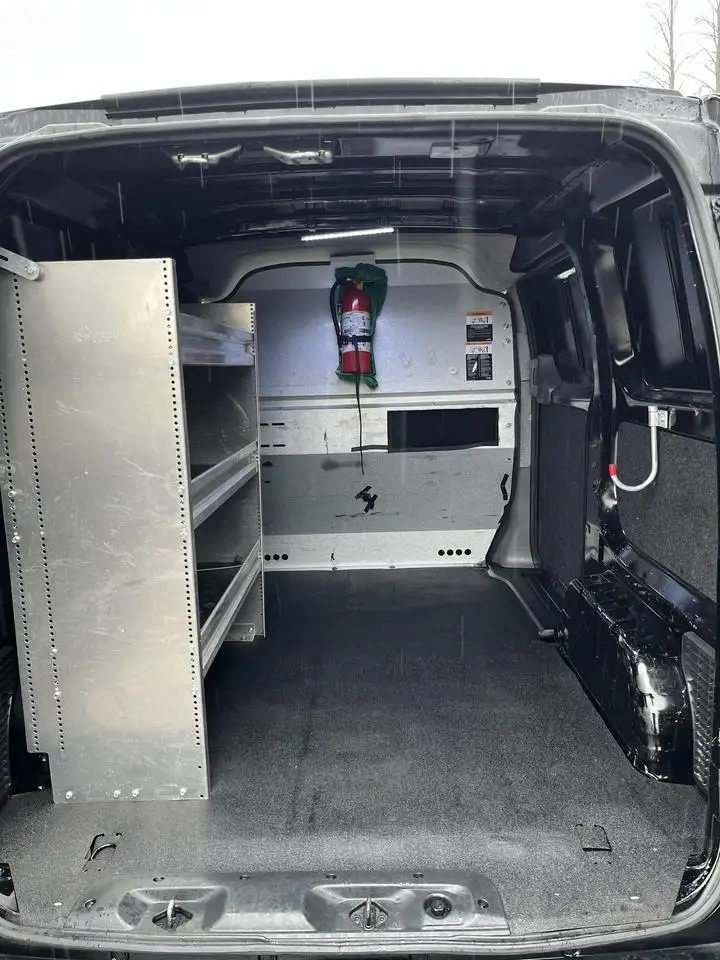 Nissan NV200 снимка Nissan NV200