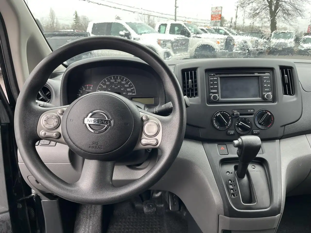 Nissan NV200 снимка Nissan NV200