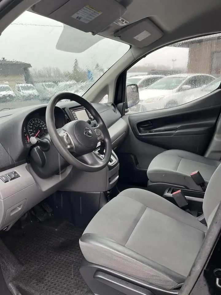 Nissan NV200 снимка Nissan NV200