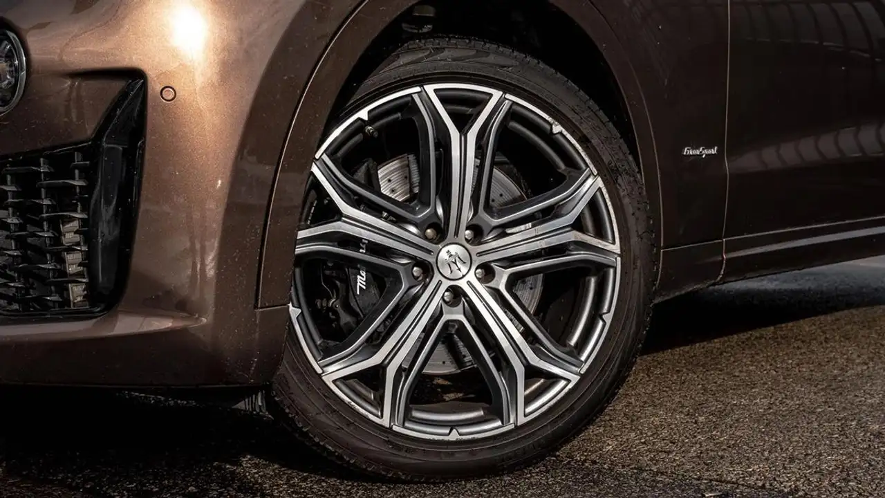 Maserati Levante photo Maserati Levante