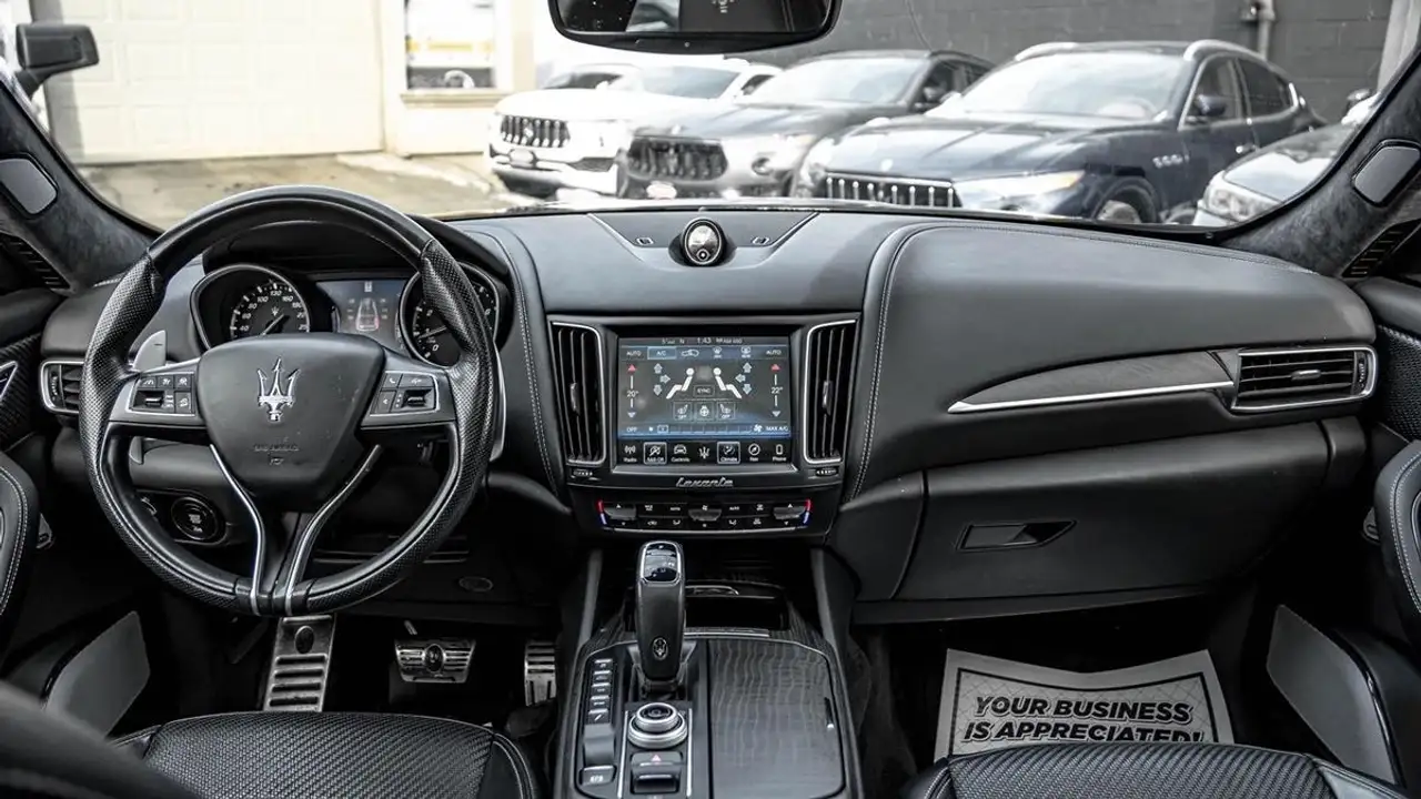 Maserati Levante photo Maserati Levante