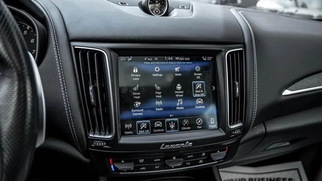 Maserati Levante photo Maserati Levante