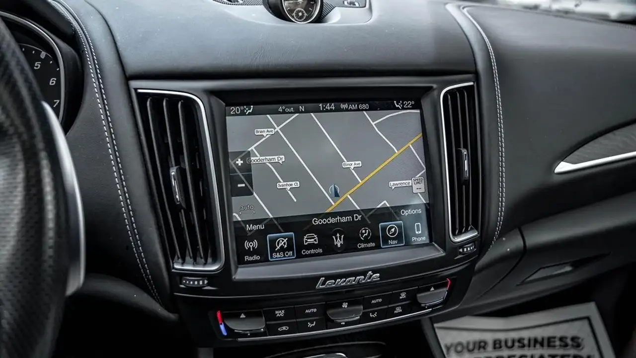 Maserati Levante photo Maserati Levante