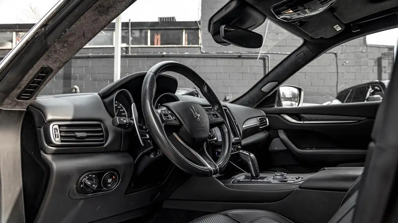 Maserati Levante photo Maserati Levante