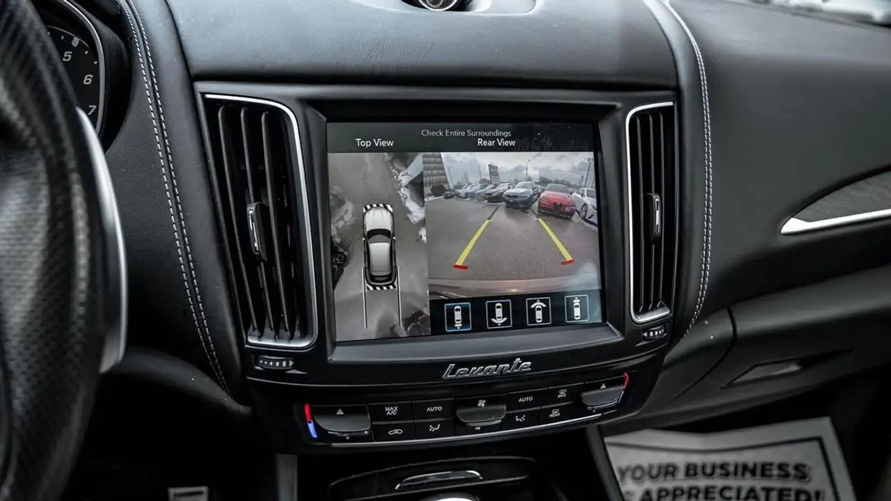 Maserati Levante photo Maserati Levante