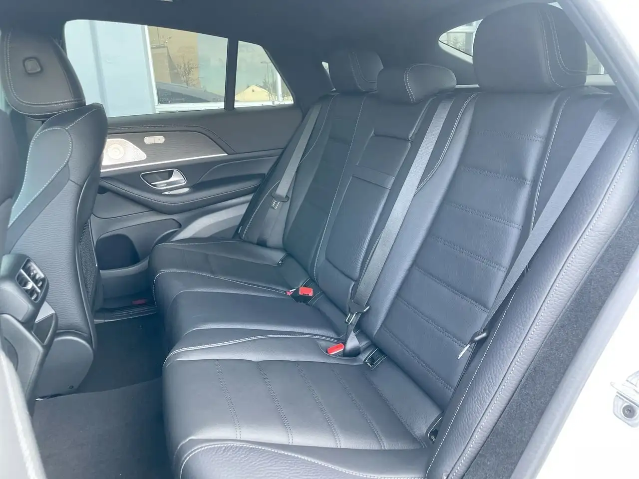 Mercedes-Benz GLE снимка Mercedes-Benz GLE