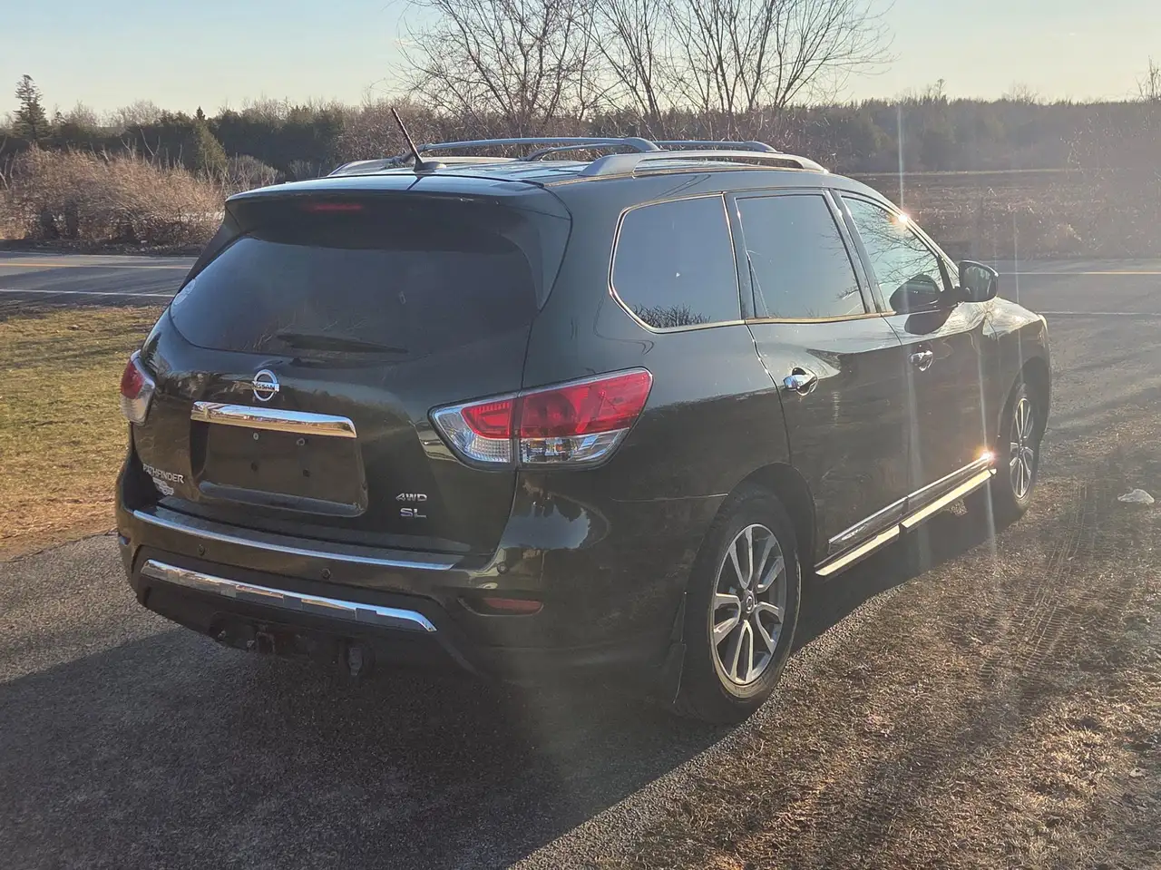 Nissan Pathfinder снимка Nissan Pathfinder