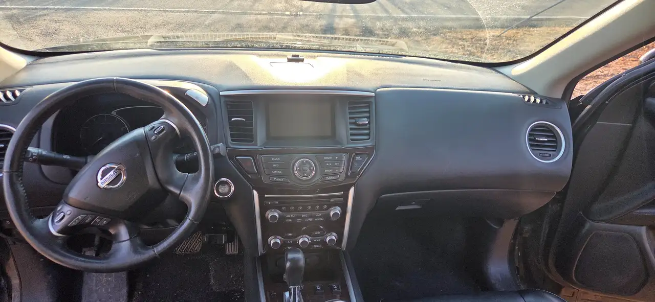 Nissan Pathfinder снимка Nissan Pathfinder