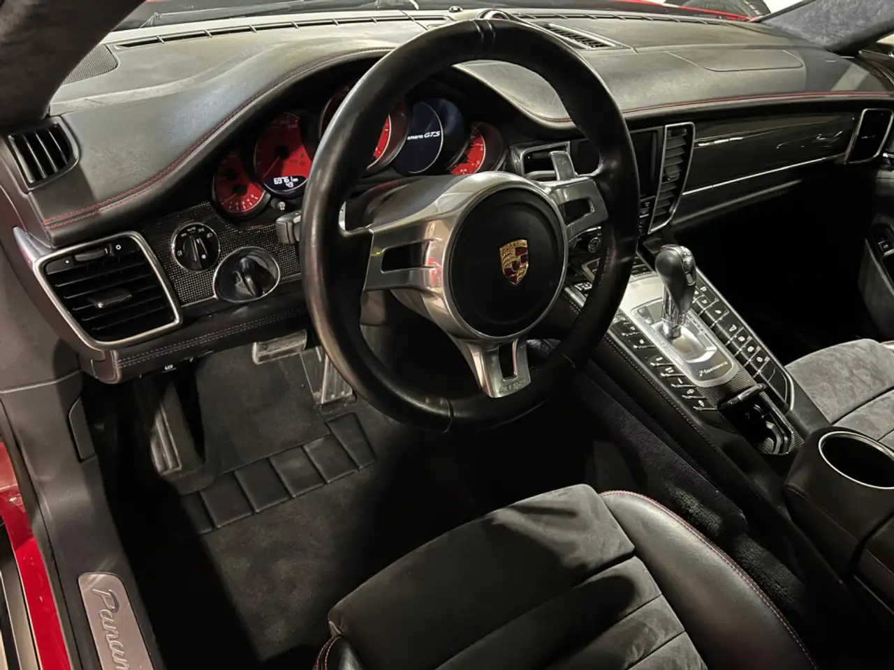 Porsche Panamera снимка Porsche Panamera