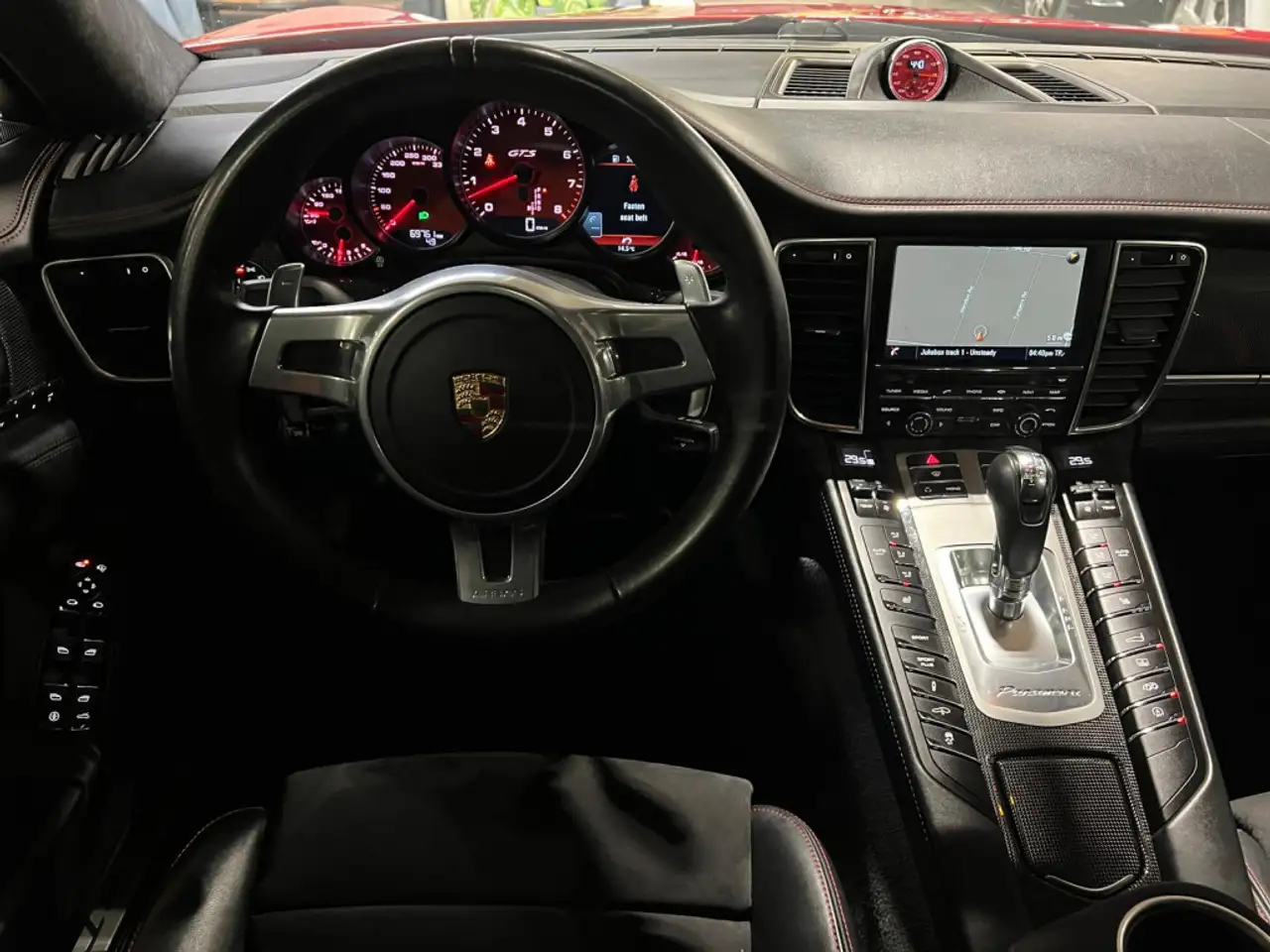 Porsche Panamera снимка Porsche Panamera