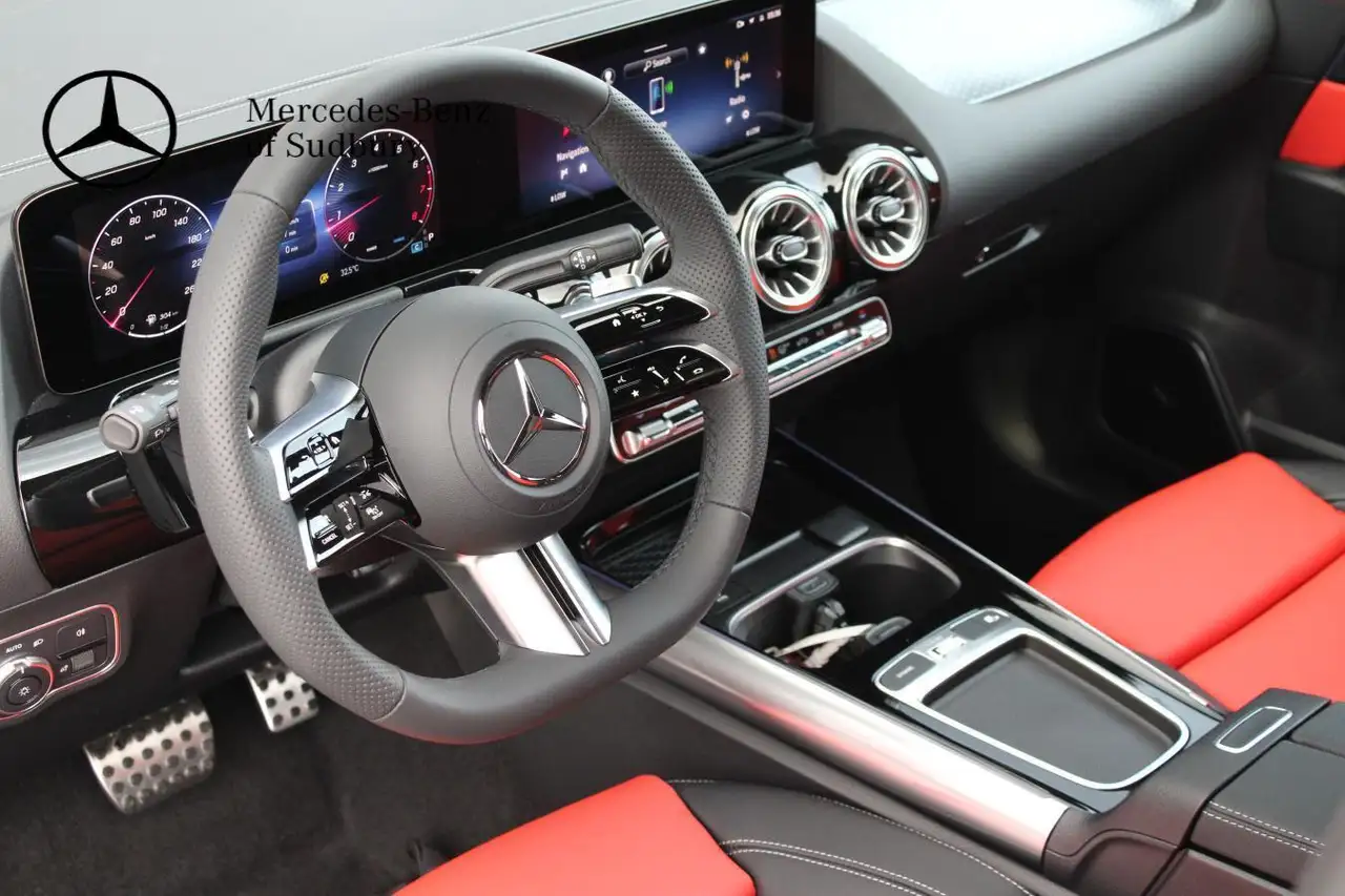 Mercedes-Benz GLA снимка Mercedes-Benz GLA