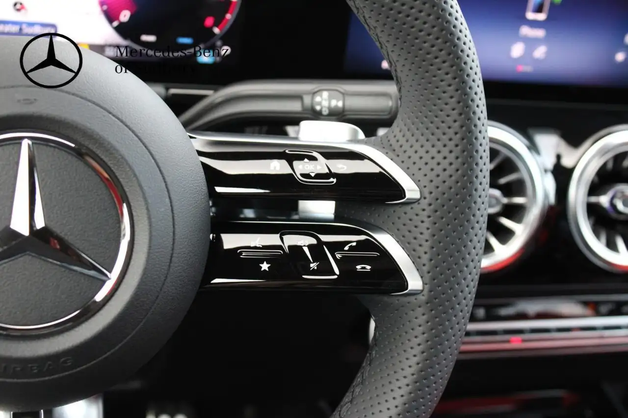 Mercedes-Benz GLA снимка Mercedes-Benz GLA