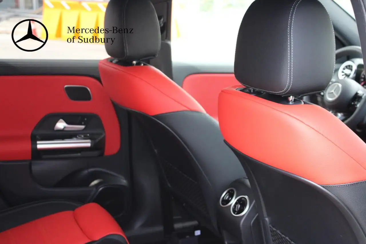 Mercedes-Benz GLA снимка Mercedes-Benz GLA