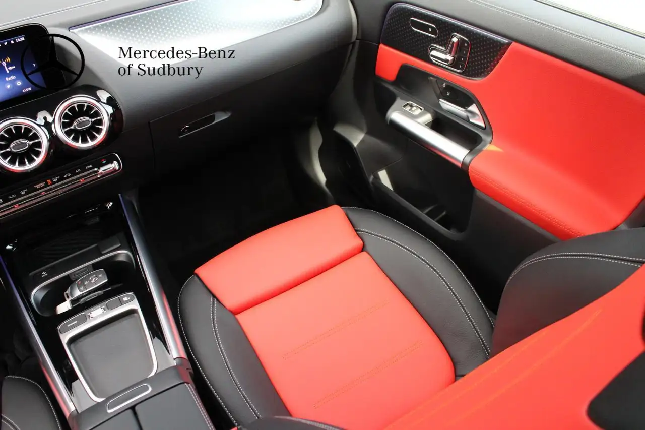 Mercedes-Benz GLA снимка Mercedes-Benz GLA
