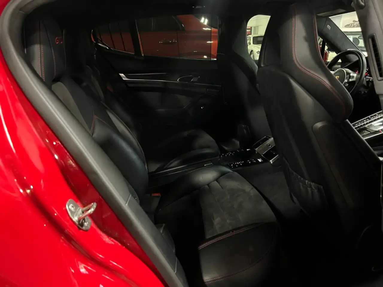 Porsche Panamera снимка Porsche Panamera