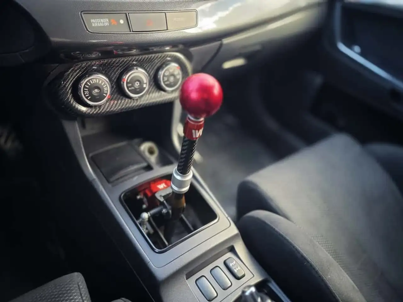 Mitsubishi Lancer photo Mitsubishi Lancer